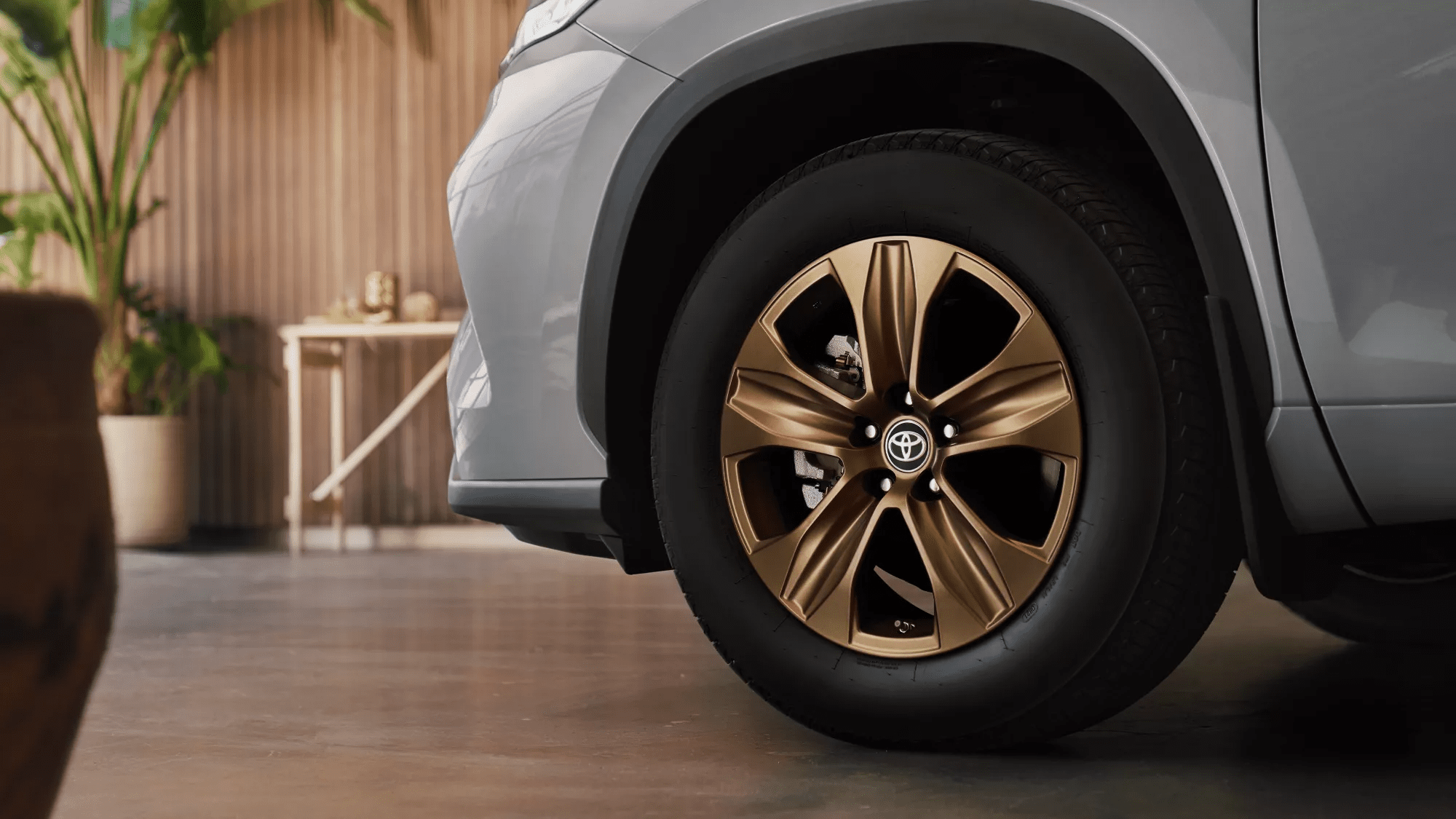 2022 Toyota Highlander Hybrid exterior.png