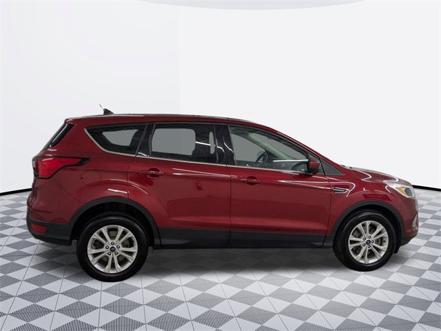 2019 Ford Escape SE Sport photo 3