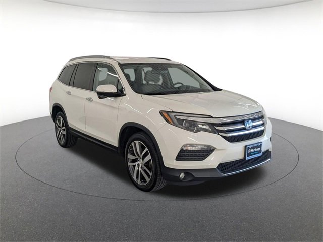 2017 Honda Pilot Touring Sport photo 3