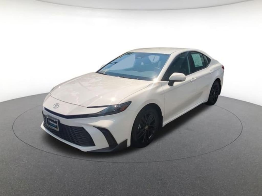 Used 2026 Toyota Camry SE Sedan