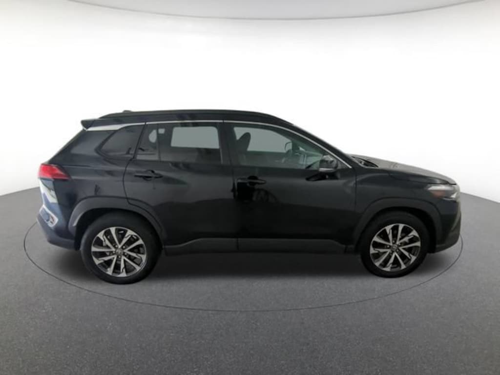 Used 2024 Toyota Corolla Cross XLE Sport Utility