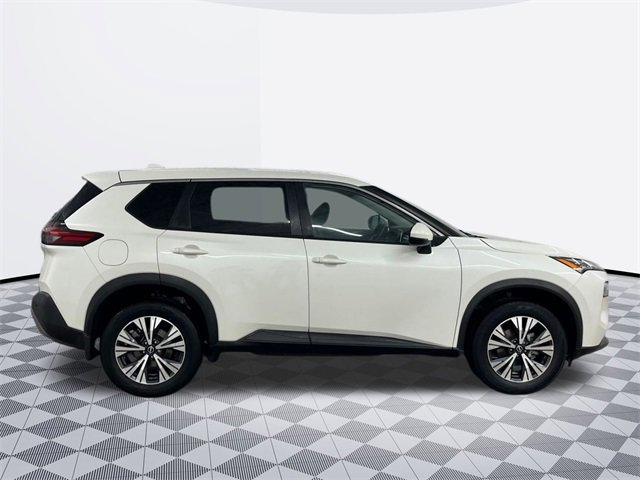 2022 Nissan Rogue SV photo 3