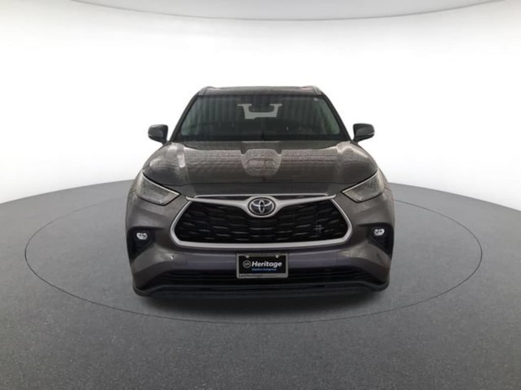 Used 2022 Toyota Highlander XLE Sport Utility