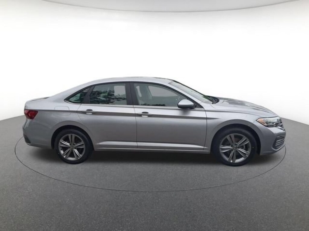 Used 2024 Volkswagen Jetta 1.5T SE Sedan