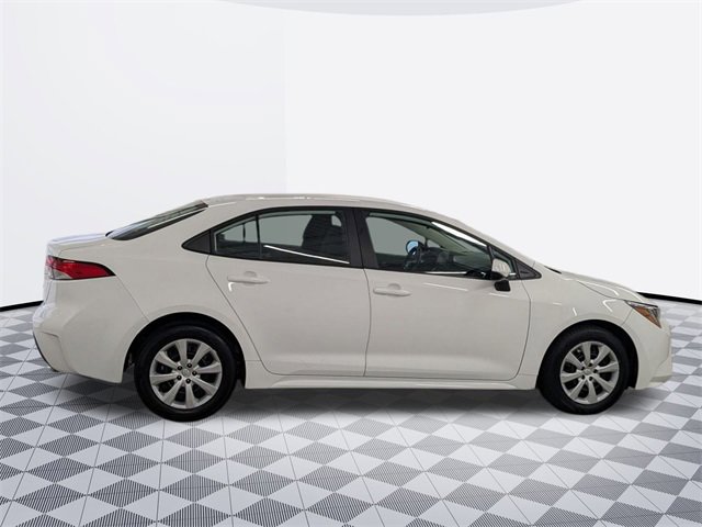 2022 Toyota Corolla LE photo 4