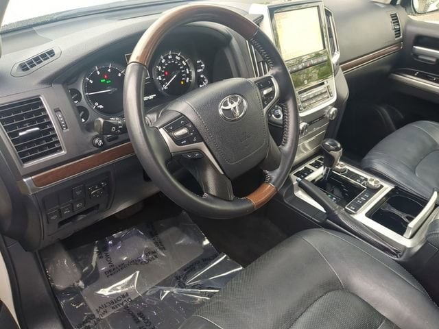 2016 Toyota Land Cruiser Base - Photo 11