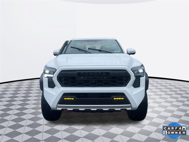 2025 Toyota Tacoma Trailhunter photo 2