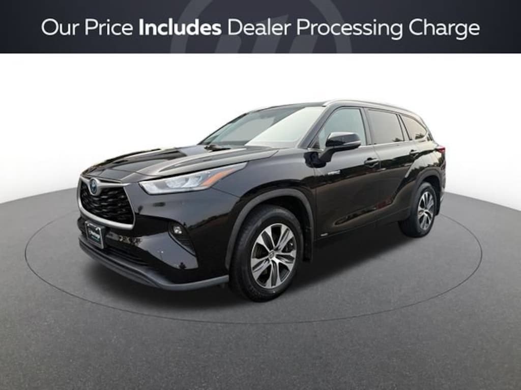 Used 2020 Toyota Highlander Hybrid XLE Sport Utility