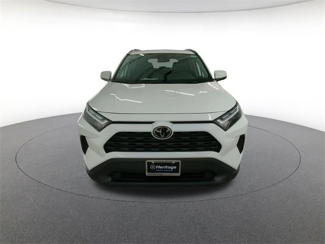 2025 Toyota RAV4 XLE photo 2
