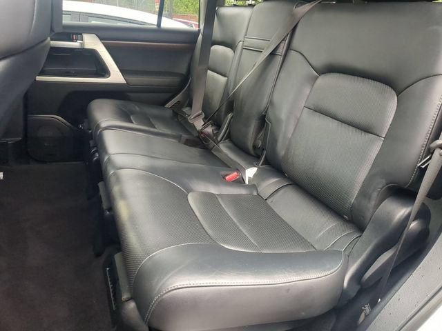 2016 Toyota Land Cruiser Base - Photo 10