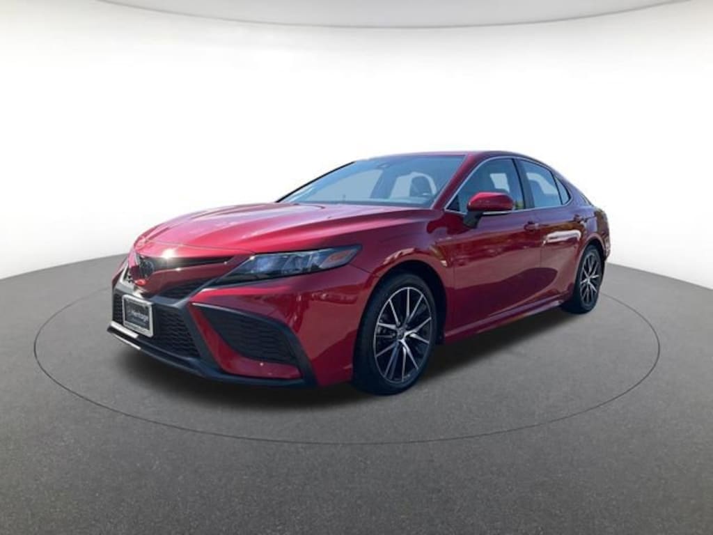 Used 2022 Toyota Camry SE Sedan