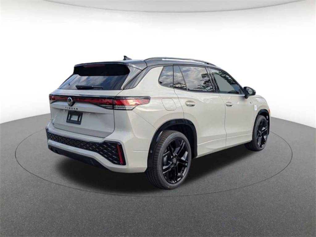 New 2025 Volkswagen Tiguan 2.0T SE SUV