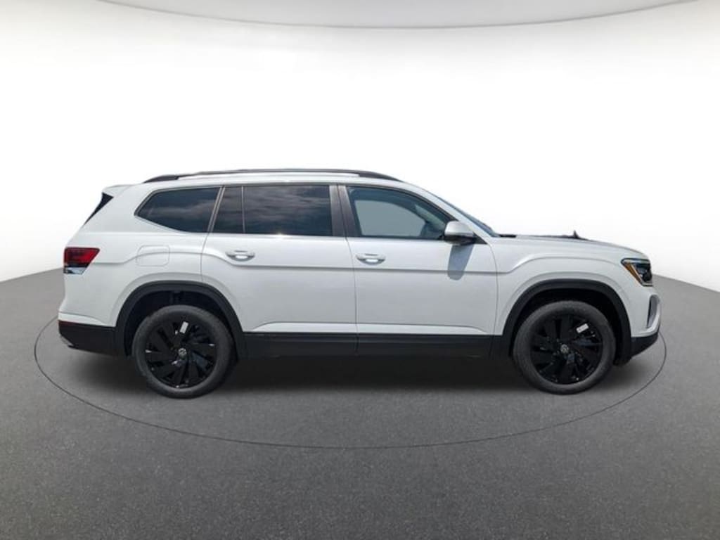 New 2026 Volkswagen Atlas SE w/Technology SUV