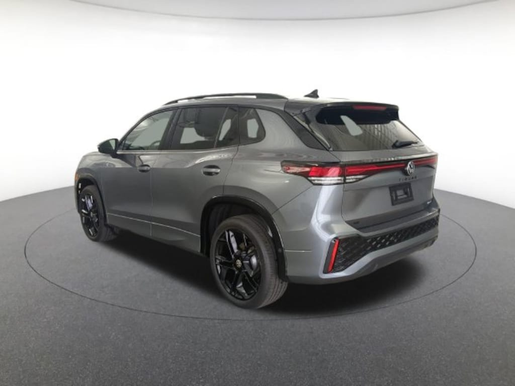 New 2026 Volkswagen Tiguan SE R-Line Black SUV
