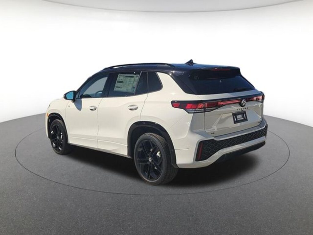 New 2026 Volkswagen Tiguan SE R-Line Black SUV