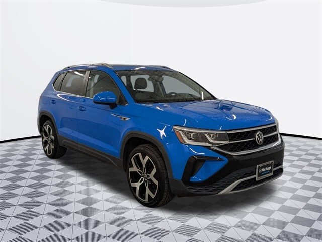 2022 Volkswagen Taos SEL photo 3