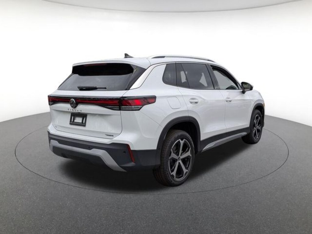 New 2026 Volkswagen Tiguan 2.0T SE SUV