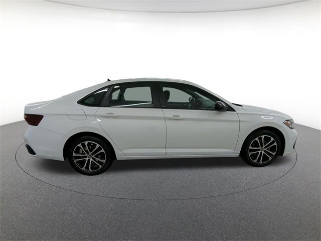2023 Volkswagen Jetta 1.5T Sport photo 4