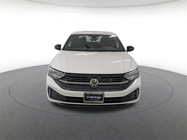 2024 Volkswagen Jetta 1.5T Sport photo 2