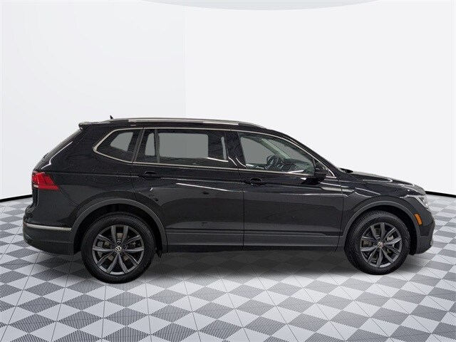 2022 Volkswagen Tiguan SE photo 4