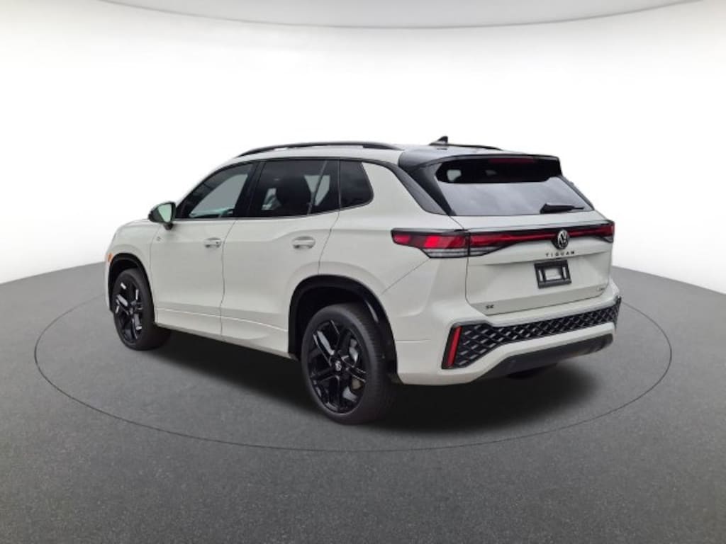 New 2026 Volkswagen Tiguan SE R-Line Black SUV