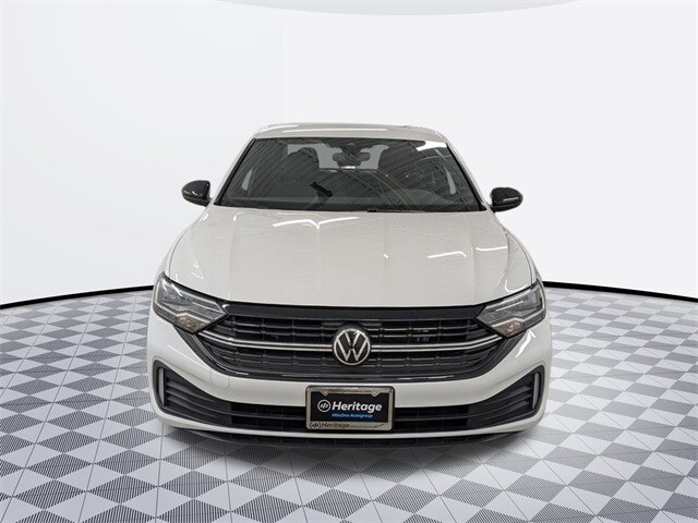 2024 Volkswagen Jetta 1.5T Sport photo 2
