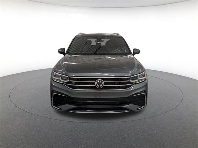 2022 Volkswagen Tiguan SEL Premium R-Line photo 2