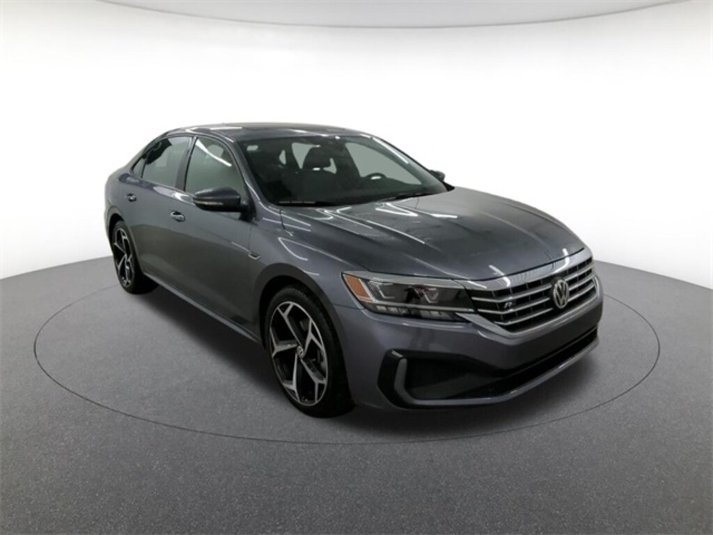 Used 2022 Volkswagen Passat 2.0T R-Line Sedan