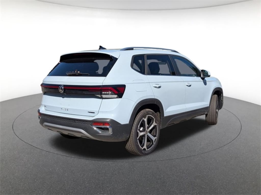 New 2025 Volkswagen Taos 1.5T SEL SUV