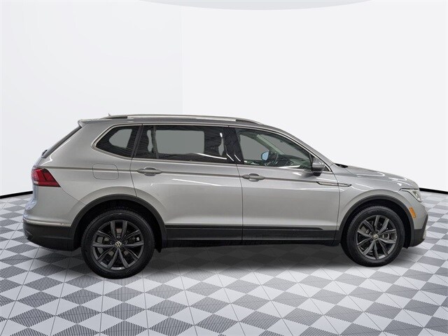 2022 Volkswagen Tiguan SE photo 4