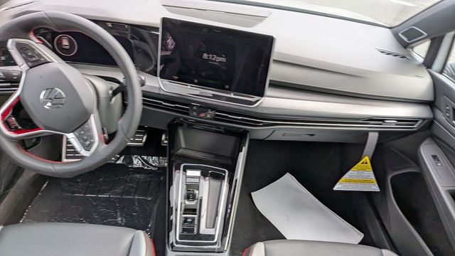 2025 Volkswagen Golf GTI SE - Photo 8