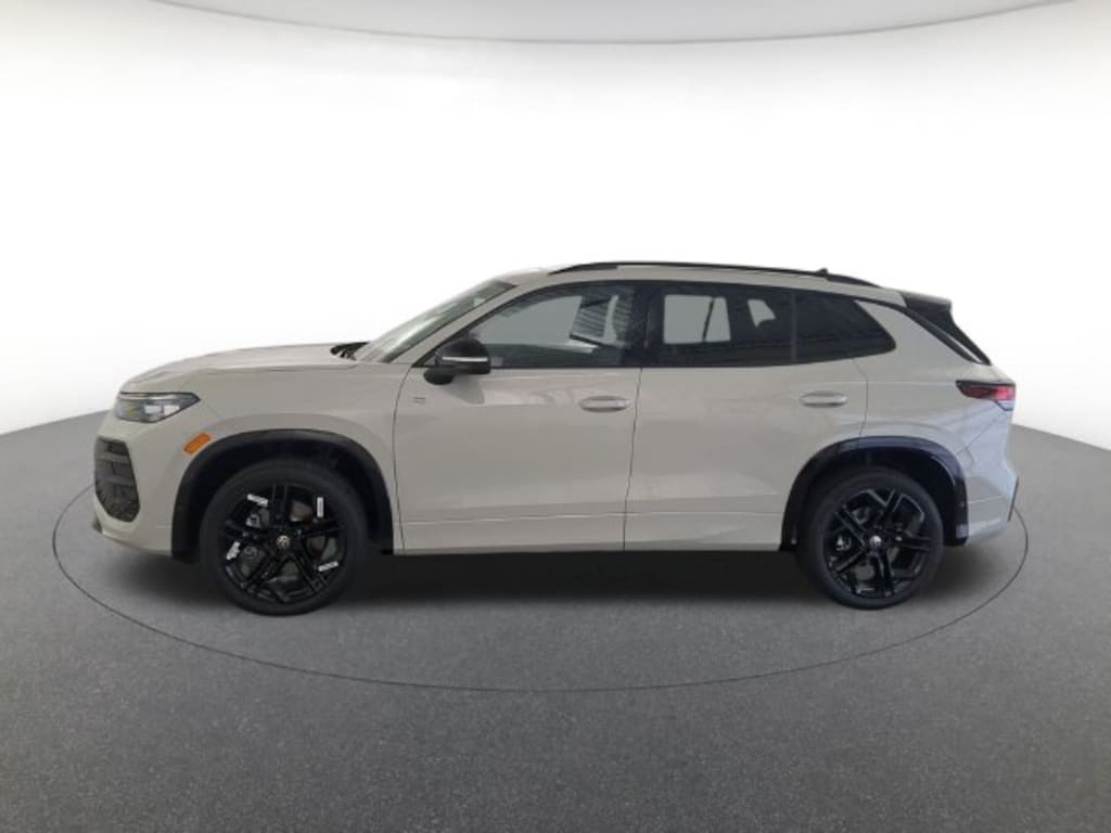New 2026 Volkswagen Tiguan SE R-Line Black SUV