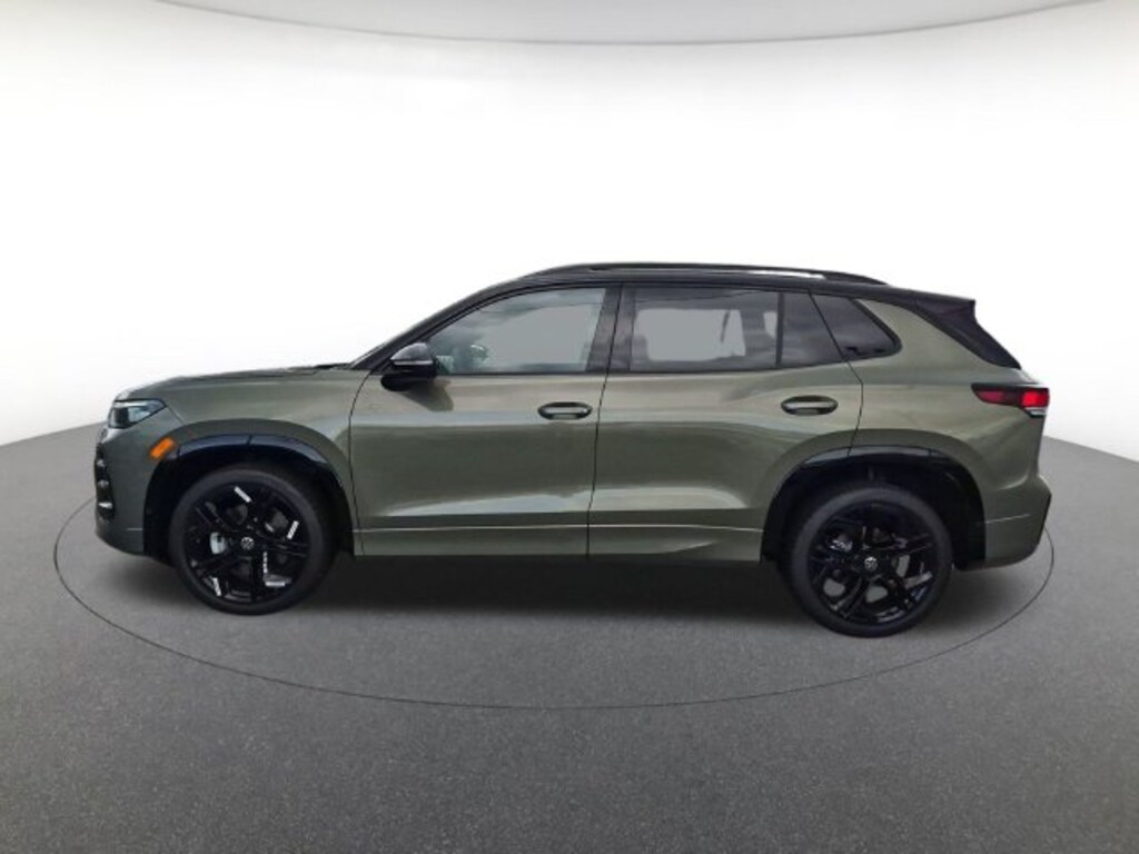 New 2026 Volkswagen Tiguan SE R-Line Black SUV