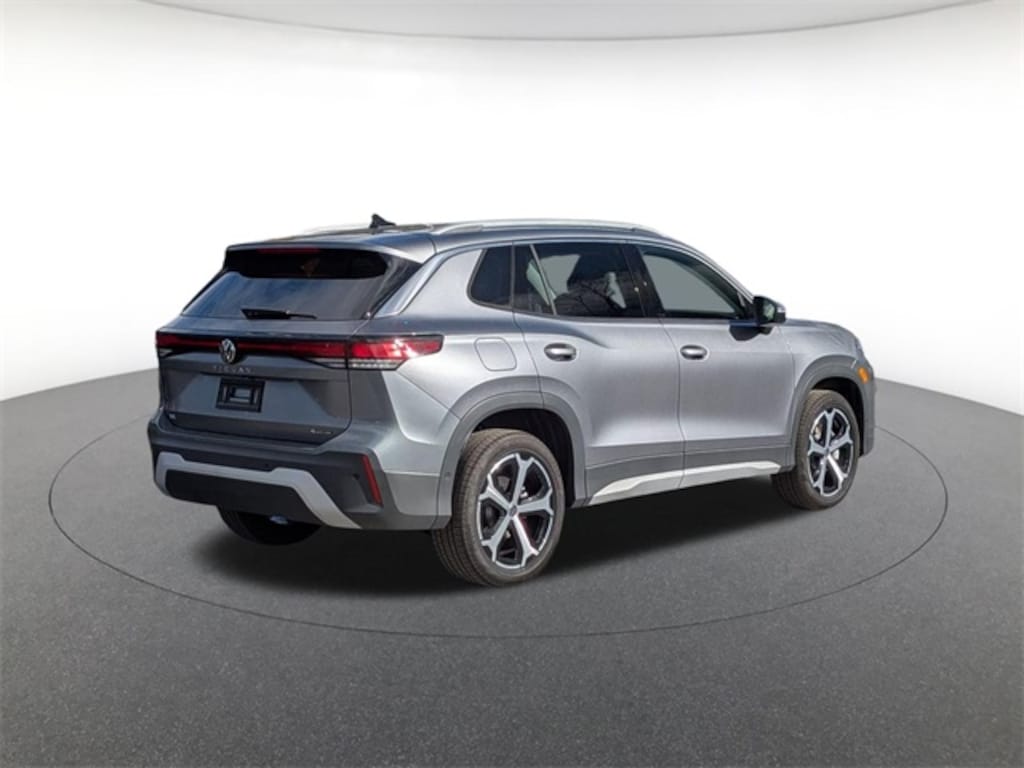 New 2026 Volkswagen Tiguan 2.0T SE SUV