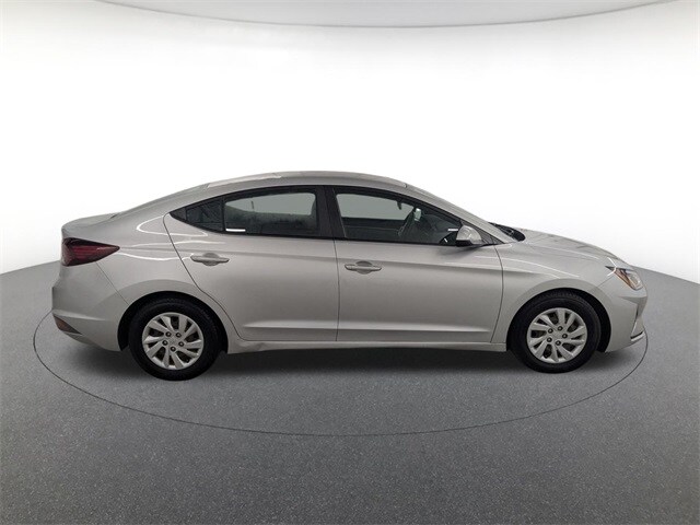 2019 Hyundai Elantra SE photo 4