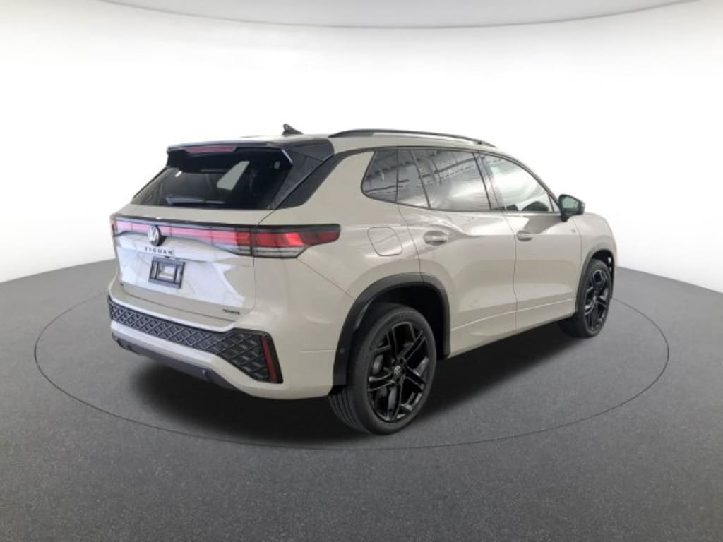 New 2026 Volkswagen Tiguan SE R-Line Black SUV