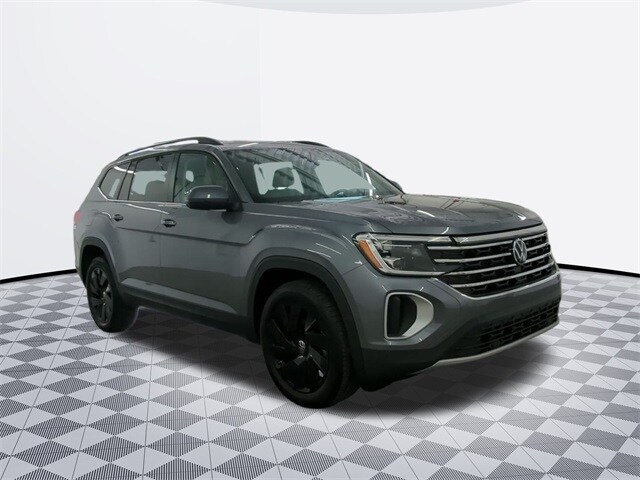 2025 Volkswagen Atlas SE Technology photo 3