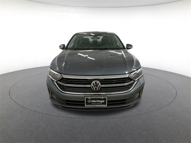 2023 Volkswagen Jetta 1.5T SEL photo 2