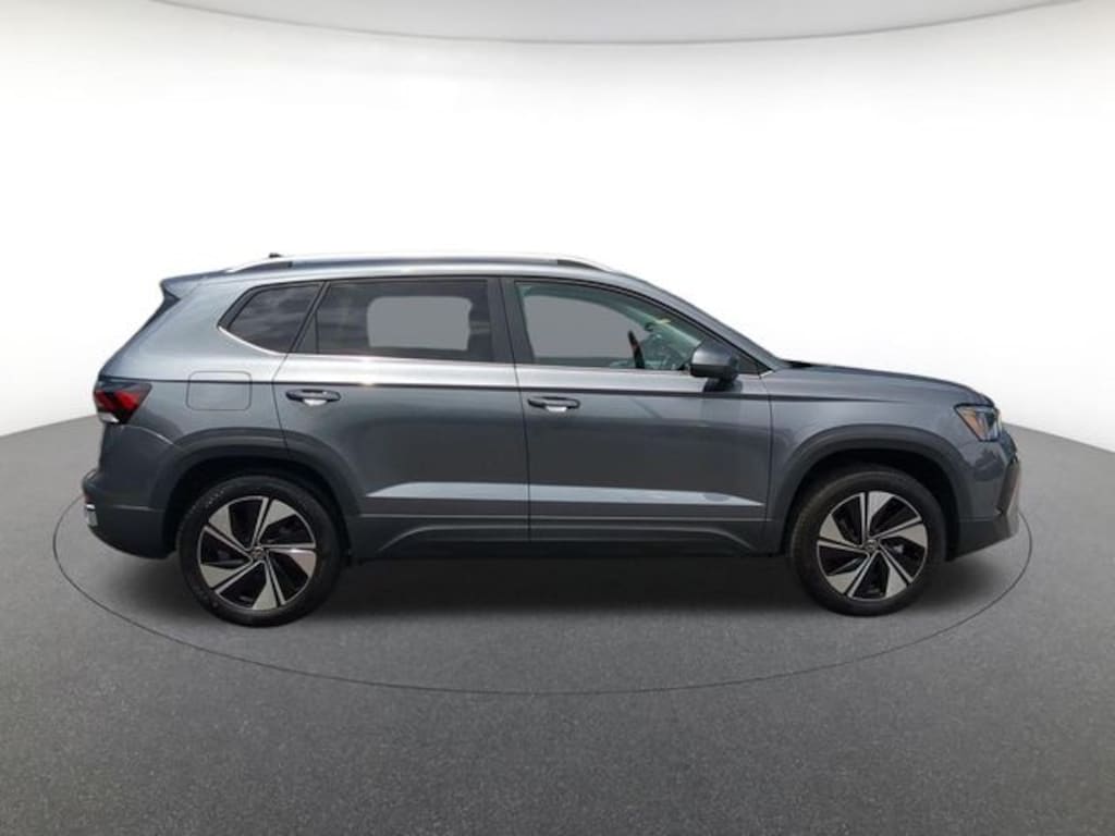 Used 2025 Volkswagen Taos 1.5T SE SUV
