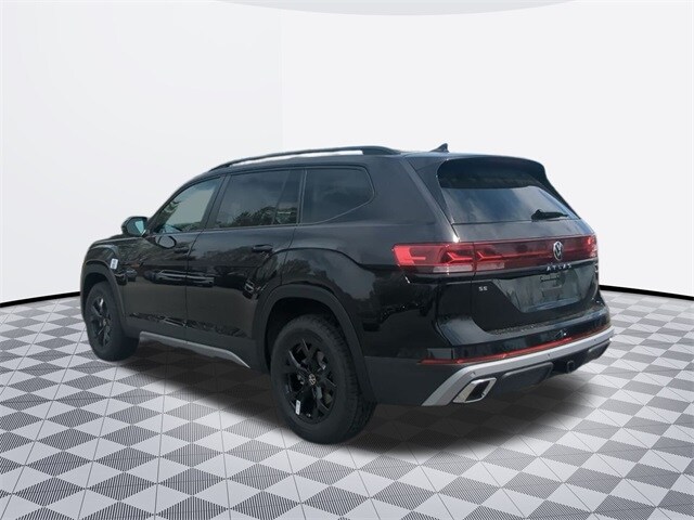 2025 Volkswagen Atlas Peak Edition SE photo 3