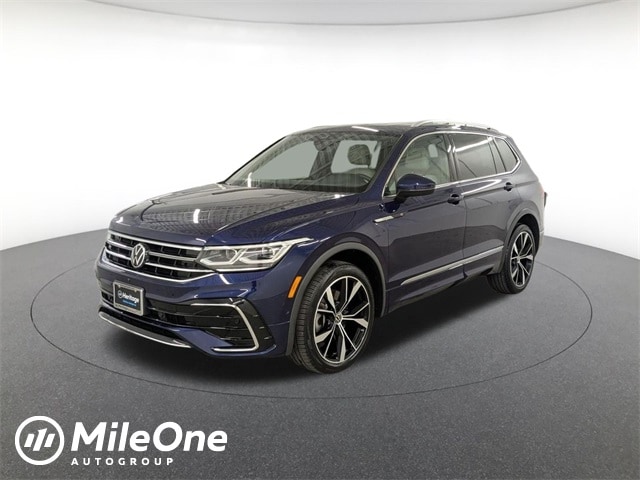 2022 Volkswagen Tiguan SEL R-LINE's photo