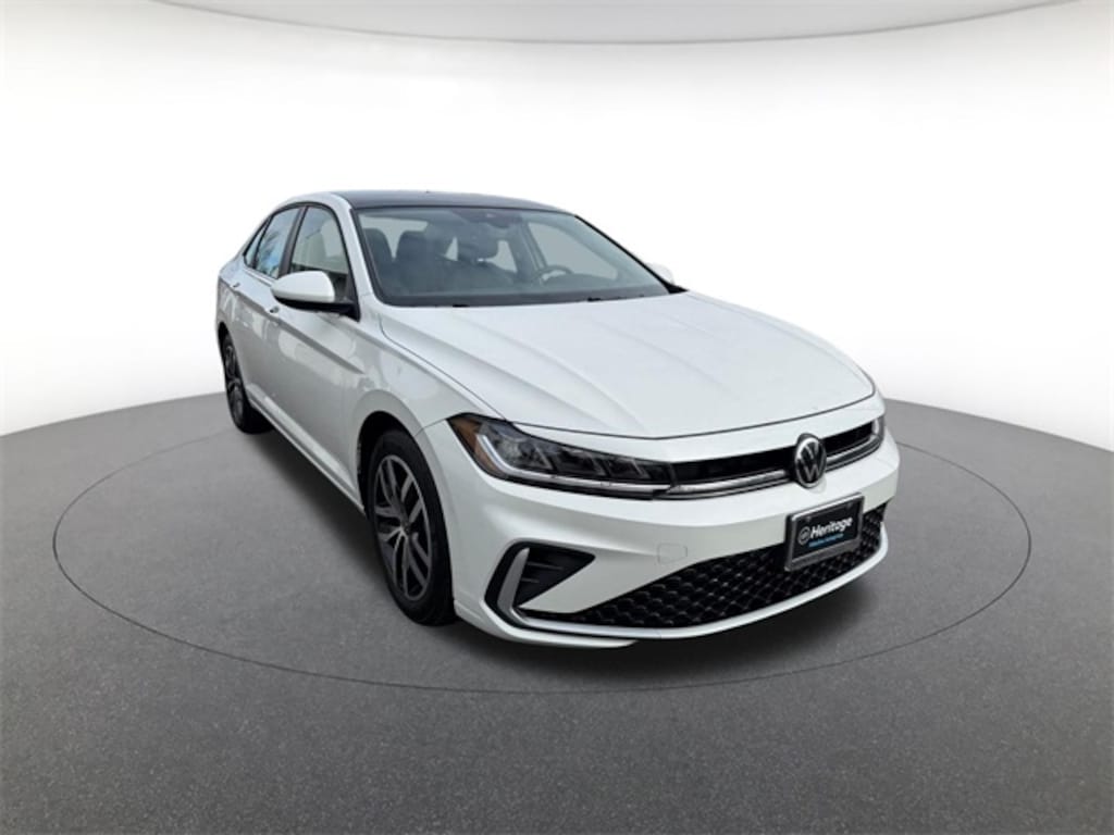 Used 2025 Volkswagen Jetta 1.5T SE Sedan