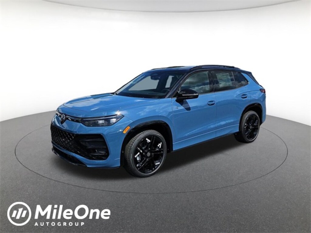 New 2025 Volkswagen Tiguan 2.0T SE R-Line Black SUV