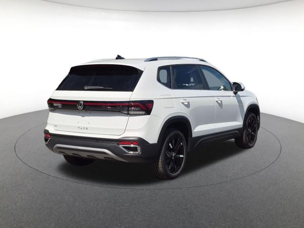 New 2026 Volkswagen Taos 1.5T SE SUV