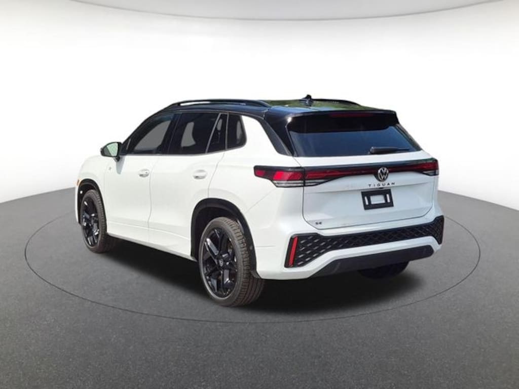 New 2026 Volkswagen Tiguan SE R-Line Black SUV
