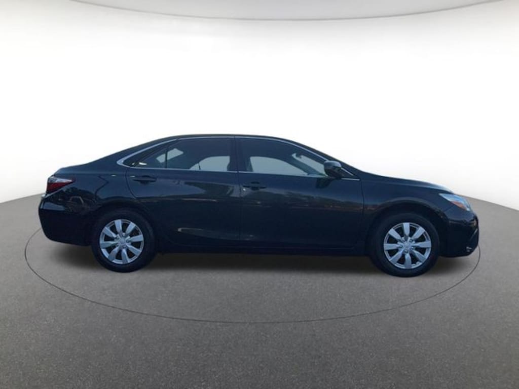 Used 2017 Toyota Camry LE Sedan