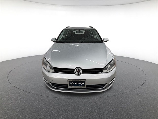 2016 Volkswagen Golf SportWagen S photo 2