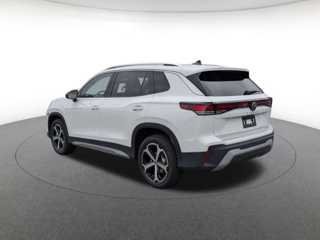 New 2026 Volkswagen Tiguan 2.0T SE SUV