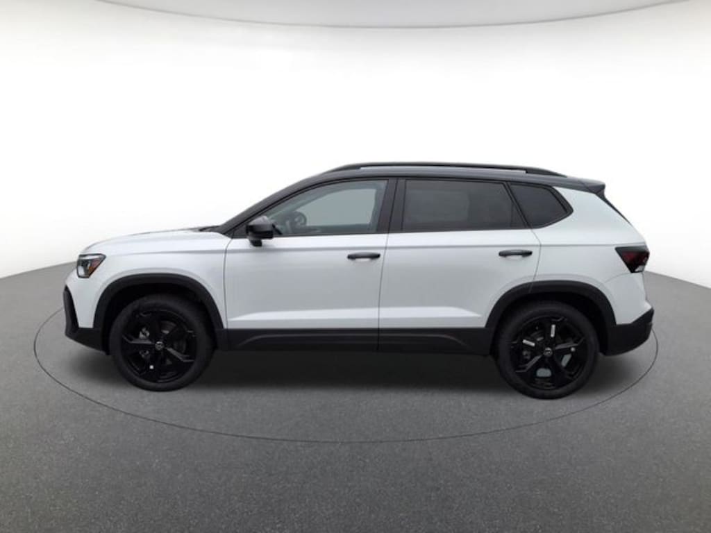 New 2026 Volkswagen Taos 1.5T SE Black SUV