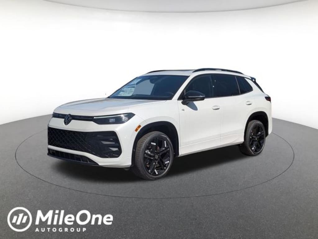 New 2026 Volkswagen Tiguan 2.0T SE R-Line Black SUV